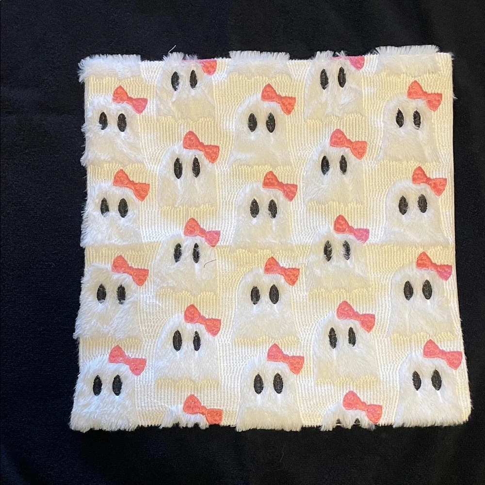 Ghost Patterned textured Accent Pillow Cover new unused